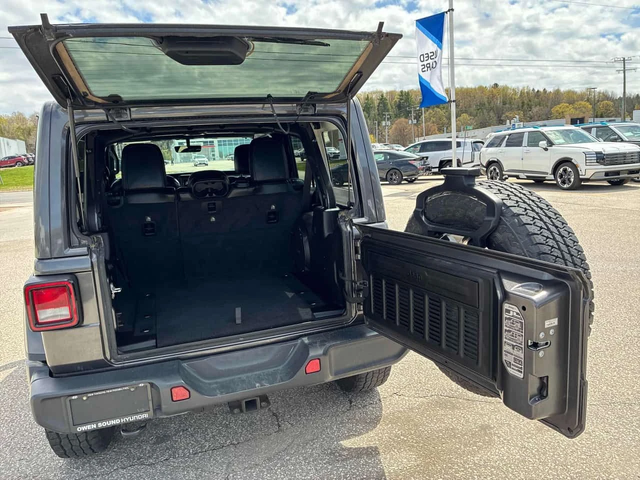 Jeep Wrangler * Sahara * CARFAX * Подгреви * Keyless - автомобили, коли, обяви за нови и употребявани 16