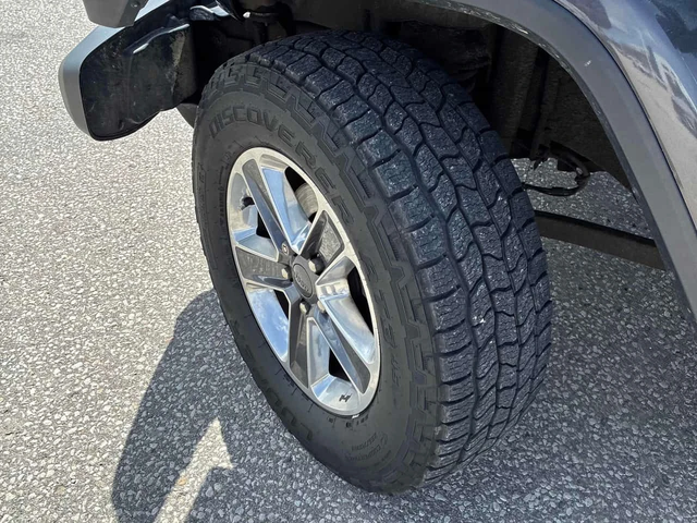 Jeep Wrangler * Sahara * CARFAX * Подгреви * Keyless - автомобили, коли, обяви за нови и употребявани 6