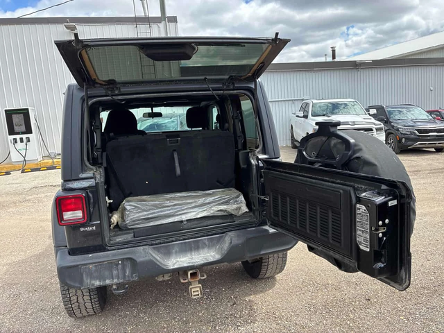 Jeep Wrangler * Sport S * КЛИП НА МОТОРА * ОТ ПРЕДСТАВИТЕЛСТВО - автомобили, коли, обяви за нови и употребявани 13