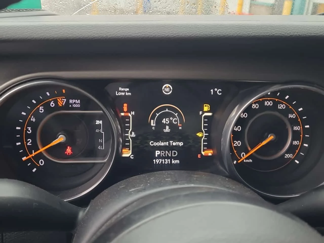 Jeep Wrangler SPORT S/CARFAX/ - автомобили, коли, обяви за нови и употребявани 6