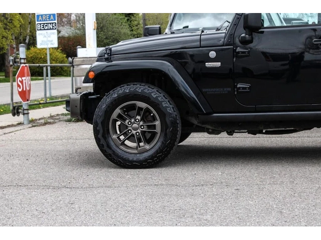 Jeep Wrangler Unlimited Sahara 4WD - автомобили, коли, обяви за нови и употребявани 3