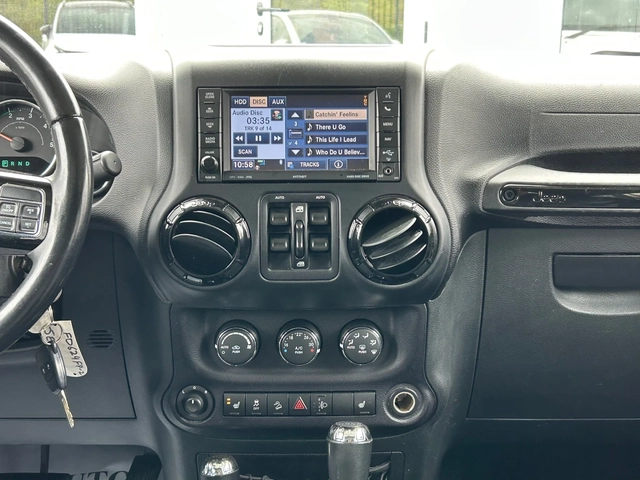 Jeep Wrangler UNLIMITED SAHARA* 2.8 CRD* AUT* ALPINE - автомобили, коли, обяви за нови и употребявани 9