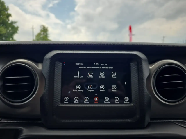 Jeep Wrangler Sport 4x4 * NO ACCIDENTS / 1 OWNER / LOW KM / AUTO 4x4 - автомобили, коли, обяви за нови и употребявани 14