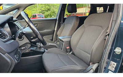 Kia Carens 1.7 CRDI FACELIFT/NAVIG/7mesta/2018g - автомобили, коли, обяви за нови и употребявани 10