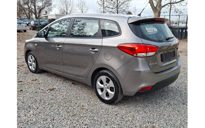 kia-carens - 5