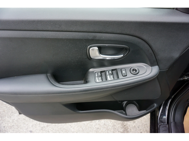 Kia Carens 1.7 CRDI COOL - автомобили, коли, обяви за нови и употребявани 11