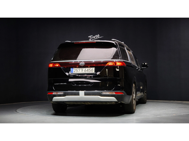 Kia Carnival 4th Generation 9-seater Prestige - автомобили, коли, обяви за нови и употребявани 3