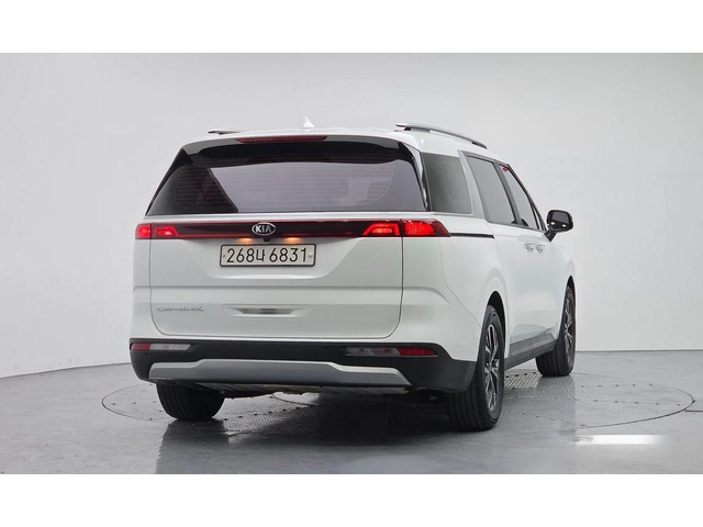Kia Carnival - автомобили, коли, обяви за нови и употребявани 3