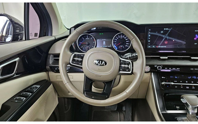 Kia Carnival - автомобили, коли, обяви за нови и употребявани 12
