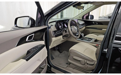 Kia Carnival - автомобили, коли, обяви за нови и употребявани 9