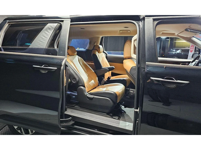 Kia Carnival - автомобили, коли, обяви за нови и употребявани 11