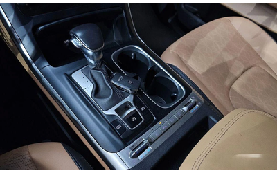 Kia Carnival - автомобили, коли, обяви за нови и употребявани 8