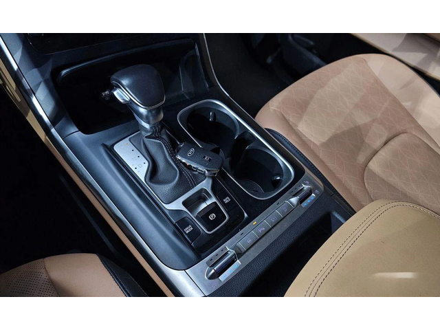 Kia Carnival - автомобили, коли, обяви за нови и употребявани 8