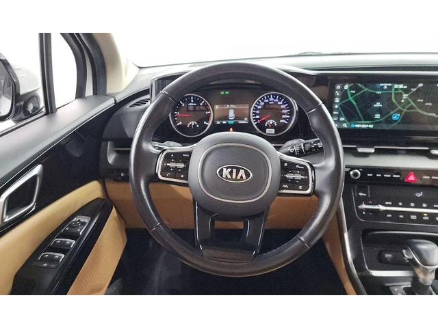 Kia Carnival - автомобили, коли, обяви за нови и употребявани 12