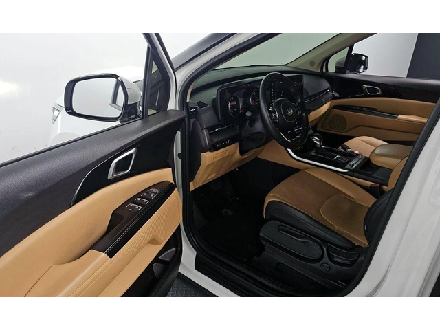 Kia Carnival - автомобили, коли, обяви за нови и употребявани 10