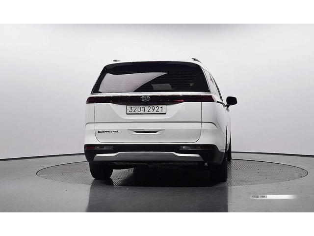 Kia Carnival - автомобили, коли, обяви за нови и употребявани 3