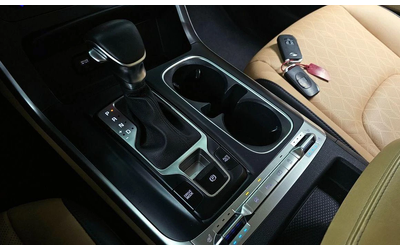 Kia Carnival - автомобили, коли, обяви за нови и употребявани 8