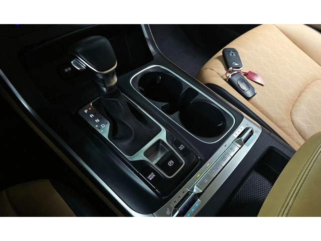 Kia Carnival - автомобили, коли, обяви за нови и употребявани 8