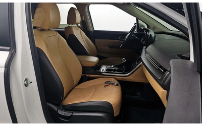 Kia Carnival - автомобили, коли, обяви за нови и употребявани 9