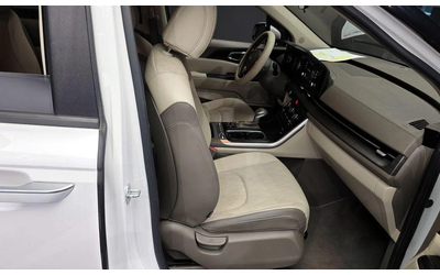 Kia Carnival - автомобили, коли, обяви за нови и употребявани 11