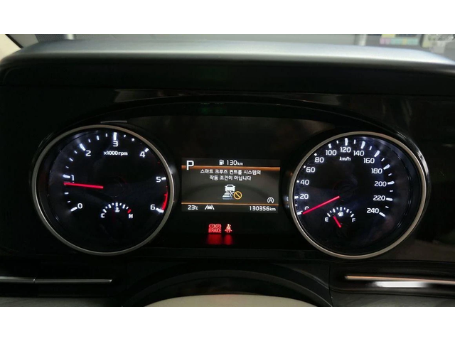 Kia Carnival - автомобили, коли, обяви за нови и употребявани 7