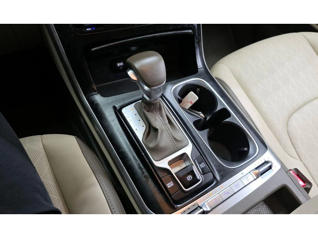 Kia Carnival - автомобили, коли, обяви за нови и употребявани 8