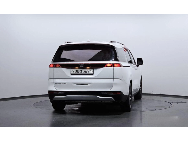 Kia Carnival - автомобили, коли, обяви за нови и употребявани 3