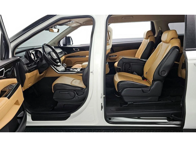 Kia Carnival - автомобили, коли, обяви за нови и употребявани 9