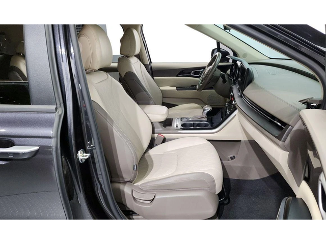 Kia Carnival - автомобили, коли, обяви за нови и употребявани 10