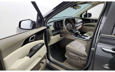 Kia Carnival - автомобили, коли, обяви за нови и употребявани 9