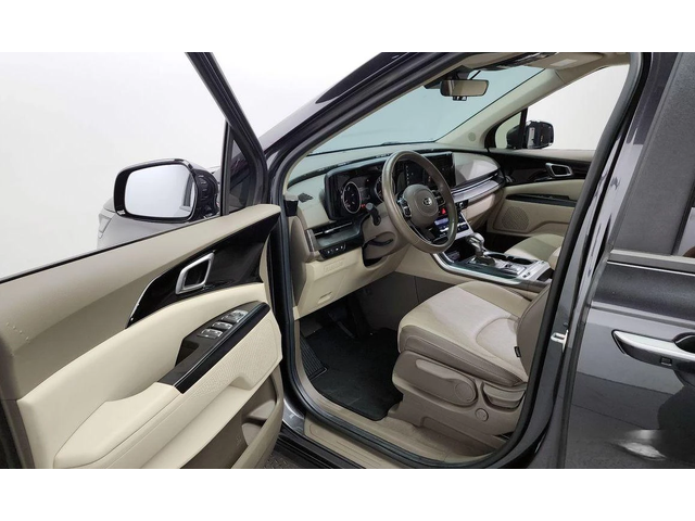 Kia Carnival - автомобили, коли, обяви за нови и употребявани 9