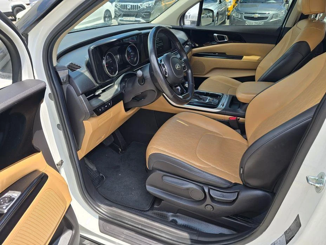 Kia Carnival - автомобили, коли, обяви за нови и употребявани 6