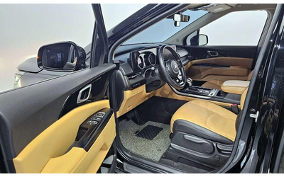 Kia Carnival - автомобили, коли, обяви за нови и употребявани 10