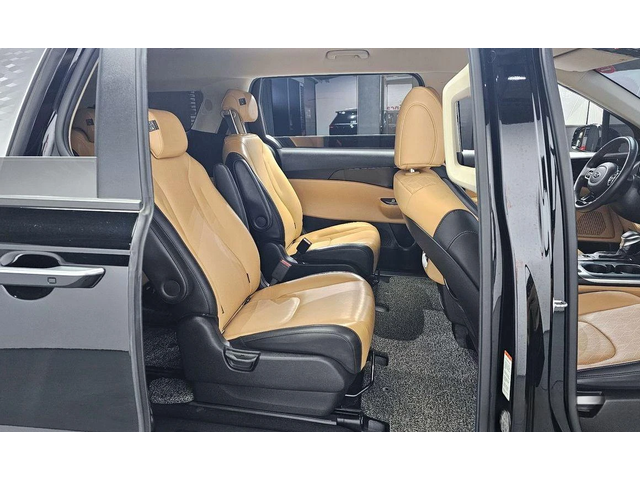 Kia Carnival - автомобили, коли, обяви за нови и употребявани 11