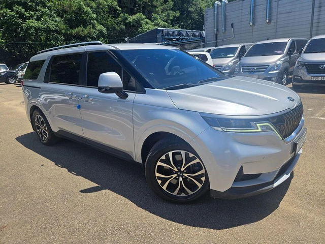 Kia Carnival - автомобили, коли, обяви за нови и употребявани 2