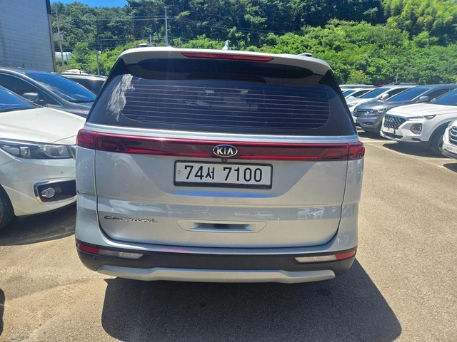 Kia Carnival - автомобили, коли, обяви за нови и употребявани 3