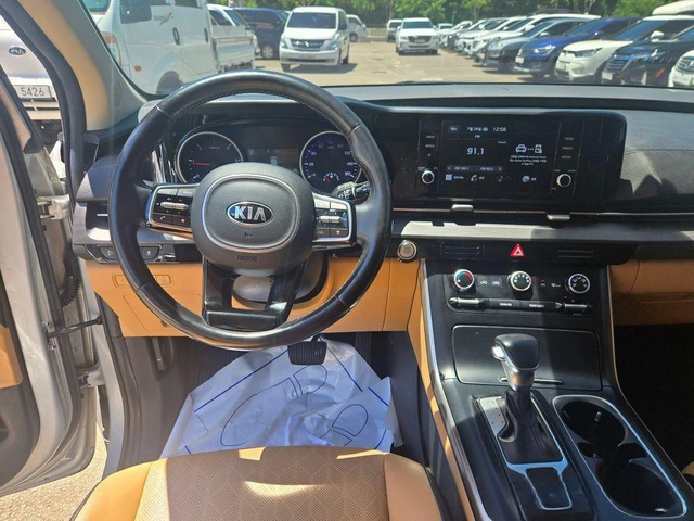 Kia Carnival - автомобили, коли, обяви за нови и употребявани 6