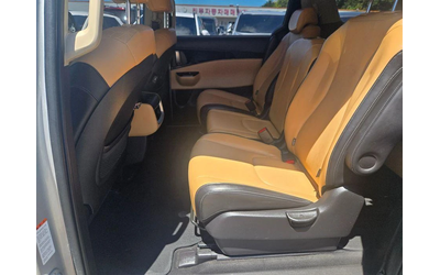 Kia Carnival - автомобили, коли, обяви за нови и употребявани 8