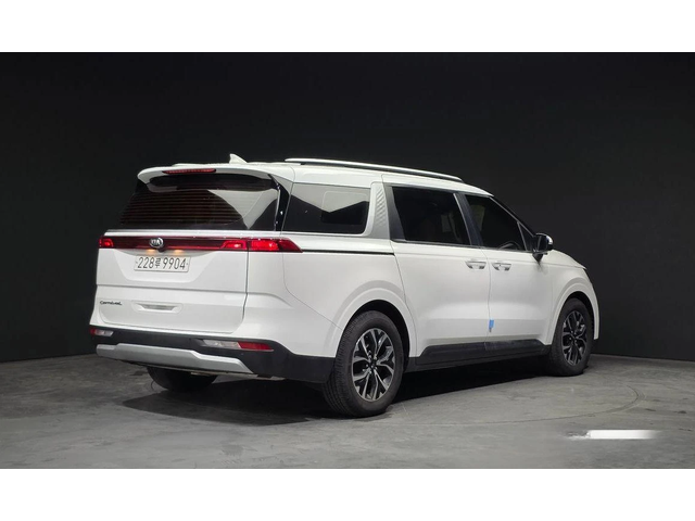 Kia Carnival - автомобили, коли, обяви за нови и употребявани 1