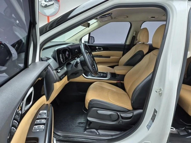 Kia Carnival - автомобили, коли, обяви за нови и употребявани 10