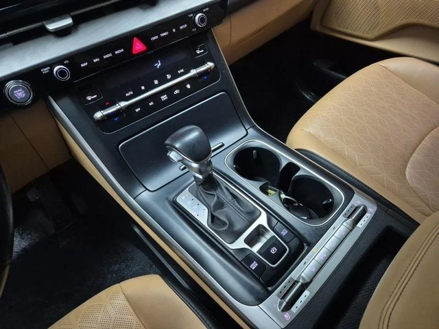 Kia Carnival - автомобили, коли, обяви за нови и употребявани 7