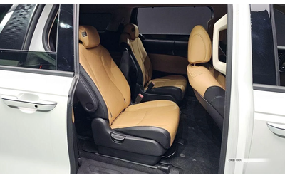 Kia Carnival - автомобили, коли, обяви за нови и употребявани 10