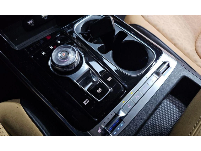 Kia Carnival - автомобили, коли, обяви за нови и употребявани 8