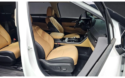 Kia Carnival - автомобили, коли, обяви за нови и употребявани 9