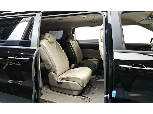 Kia Carnival - автомобили, коли, обяви за нови и употребявани 11