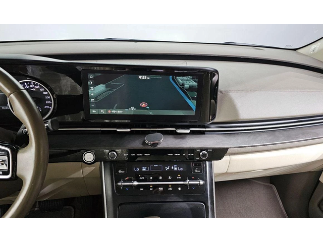 Kia Carnival - автомобили, коли, обяви за нови и употребявани 13