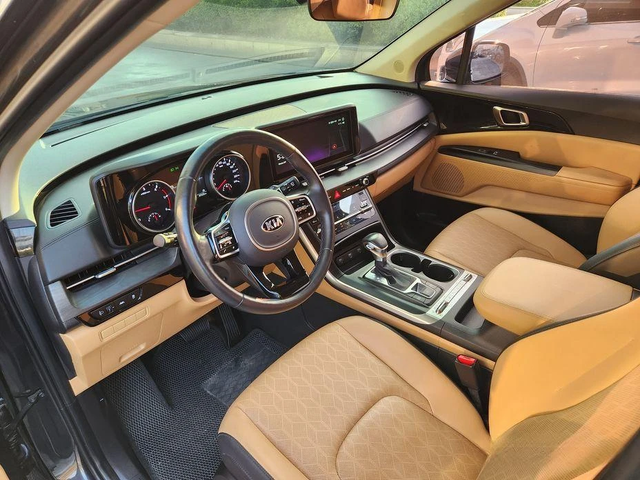 Kia Carnival - автомобили, коли, обяви за нови и употребявани 10