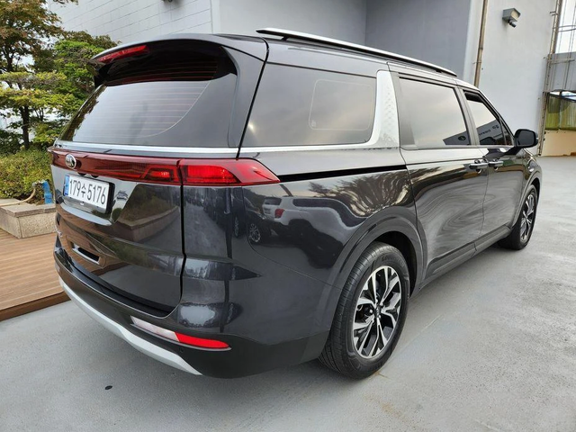 Kia Carnival - автомобили, коли, обяви за нови и употребявани 4