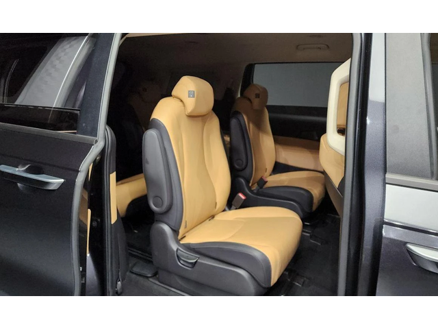 Kia Carnival - автомобили, коли, обяви за нови и употребявани 11