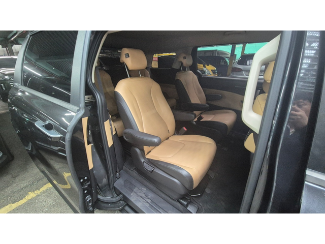 KIA Carnival - автомобили, коли, обяви за нови и употребявани 15